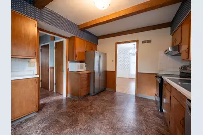 2638 N 88th St, Wauwatosa, WI 53226 - Photo 8