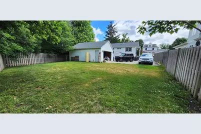 230  Kinzie Ave, Fontana, WI 53125 - Photo 2