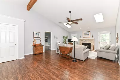 W154N6542  Marvel Dr #30, Menomonee Falls, WI 53051 - Photo 6