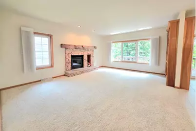 707  Giddings Ave, Sheboygan Falls, WI 53085 - Photo 2