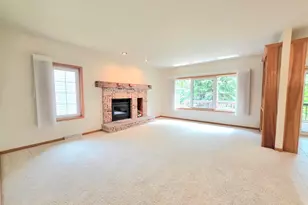 707 Giddings Ave, Sheboygan Falls, WI 53085 - Photo 2