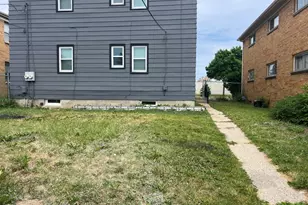 5265 N Sherman Blvd, Milwaukee, WI 53209 - Photo 2