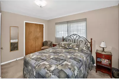 11605 W Mount Vernon Ave, Wauwatosa, WI 53226 - Photo 14