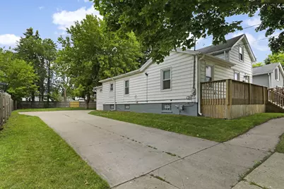 922  49th St, Kenosha, WI 53140 - Photo 2