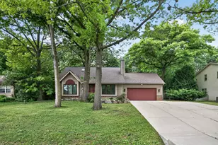 9015 S 84th St, Franklin, WI 53132 - Photo 40
