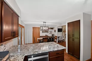 9015 S 84th St, Franklin, WI 53132 - Photo 14