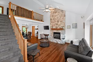 9015 S 84th St, Franklin, WI 53132 - Photo 4