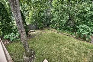9015 S 84th St, Franklin, WI 53132 - Photo 32