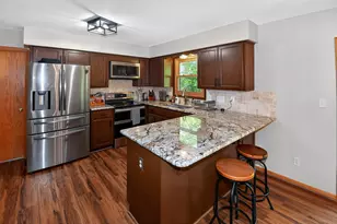 9015 S 84th St, Franklin, WI 53132 - Photo 10