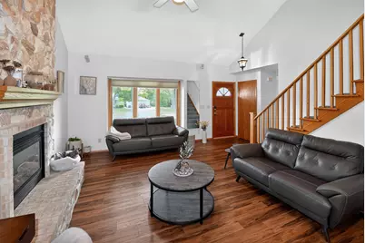9015 S 84th St, Franklin, WI 53132 - Photo 8