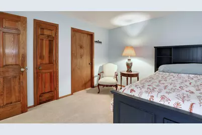 1360  Meadowcreek Dr #F, Pewaukee, WI 53072 - Photo 12