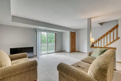 1360  Meadowcreek Dr #F, Pewaukee, WI 53072 - Photo 6