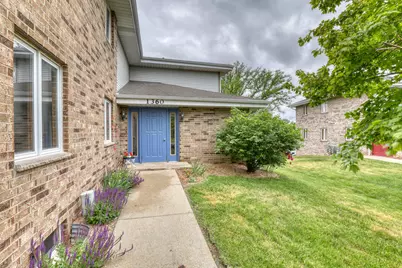 1360  Meadowcreek Dr #F, Pewaukee, WI 53072 - Photo 2