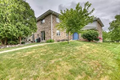 1360  Meadowcreek Dr #F, Pewaukee, WI 53072 - Photo 1