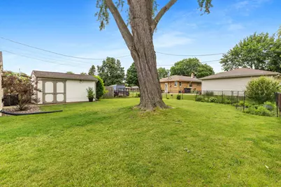 4353 S 61st St, Greenfield, WI 53220 - Photo 24