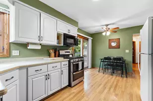 4353 S 61st St, Greenfield, WI 53220 - Photo 8