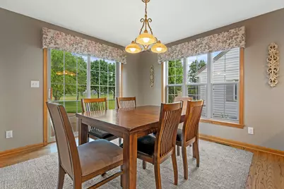 W231N7902  Martin Ct, Sussex, WI 53089 - Photo 10