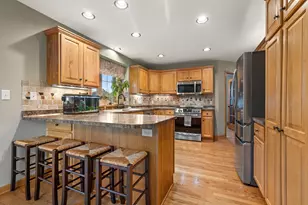 W231N7902 Martin Ct, Sussex, WI 53089 - Photo 4