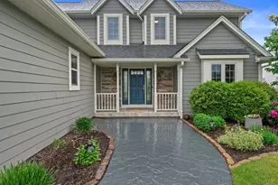 W231N7902 Martin Ct, Sussex, WI 53089 - Photo 2