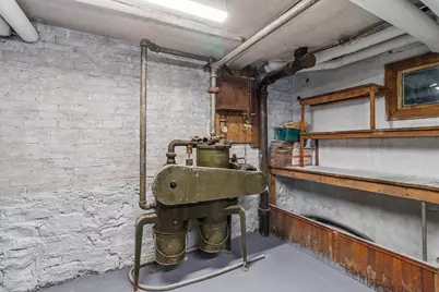 703 N 6th St, Manitowoc, WI 54220 - Photo 56
