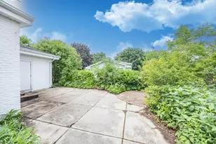 2828 N 122nd St, Wauwatosa, WI 53222 - Photo 38