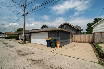 1015 S 76th St, West Allis, WI 53214 - Photo 32