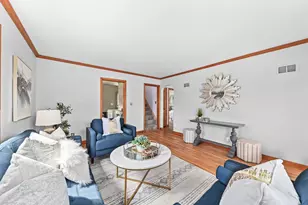 W63N391 Hillcrest Ave, Cedarburg, WI 53012 - Photo 6