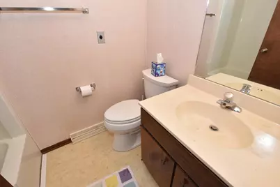 104  Woodfield Ct, Racine, WI 53402 - Photo 28
