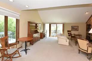 104 Woodfield Ct, Racine, WI 53402 - Photo 8
