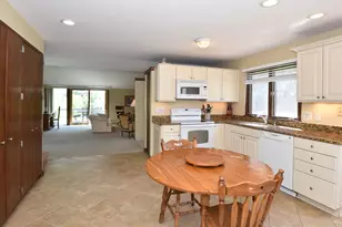 104 Woodfield Ct, Racine, WI 53402 - Photo 10