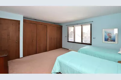 104  Woodfield Ct, Racine, WI 53402 - Photo 22