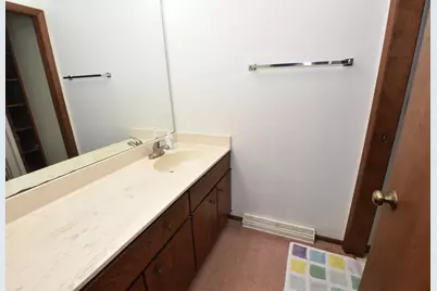 104  Woodfield Ct, Racine, WI 53402 - Photo 24