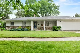 N88W6311 Willowbrooke Dr, Cedarburg, WI 53012 - Photo 2