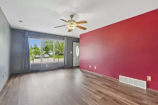 3414 Oakwood Dr, Racine, WI 53406 - Photo 4