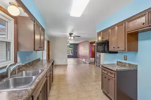 3414 Oakwood Dr, Racine, WI 53406 - Photo 8