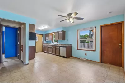 3414  Oakwood Dr, Racine, WI 53406 - Photo 12