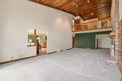 790  Garrison Ct, Delafield, WI 53018 - Photo 8