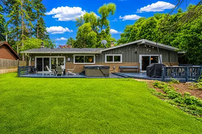 1030 W Riverview Dr, Glendale, WI 53209 - Photo 24