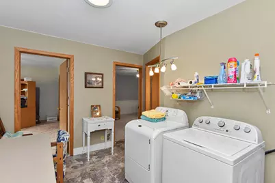 211 E Alta Loma Cir, Thiensville, WI 53092 - Photo 14