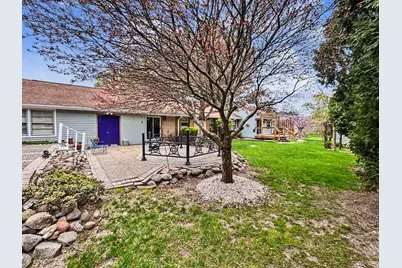211 E Alta Loma Cir, Thiensville, WI 53092 - Photo 34