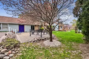 211 E Alta Loma Cir, Thiensville, WI 53092 - Photo 34