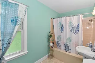 211 E Alta Loma Cir, Thiensville, WI 53092 - Photo 16
