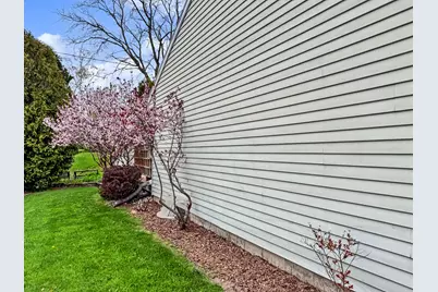 211 E Alta Loma Cir, Thiensville, WI 53092 - Photo 30