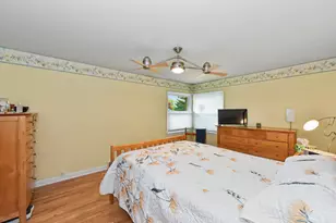 211 E Alta Loma Cir, Thiensville, WI 53092 - Photo 18