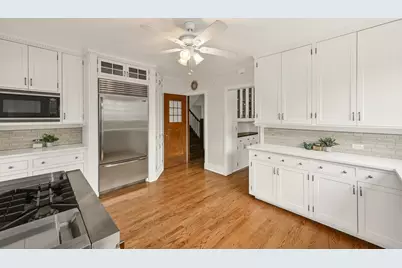 3445 N Lake Dr, Milwaukee, WI 53211 - Photo 16