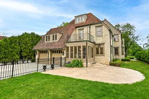 3445 N Lake Dr, Milwaukee, WI 53211 - Photo 40