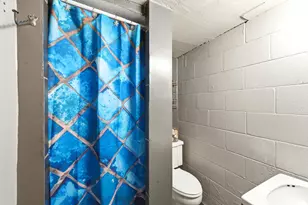 5751 S 22nd St, Milwaukee, WI 53221 - Photo 18