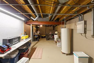 5751 S 22nd St, Milwaukee, WI 53221 - Photo 22