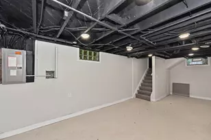 10918 W Wells St, Wauwatosa, WI 53226 - Photo 18