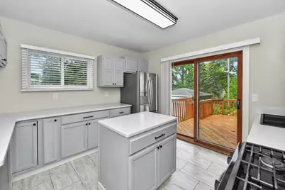 10918 W Wells St, Wauwatosa, WI 53226 - Photo 8